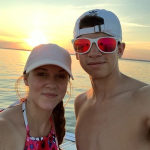 Meet your Posher, Abigail